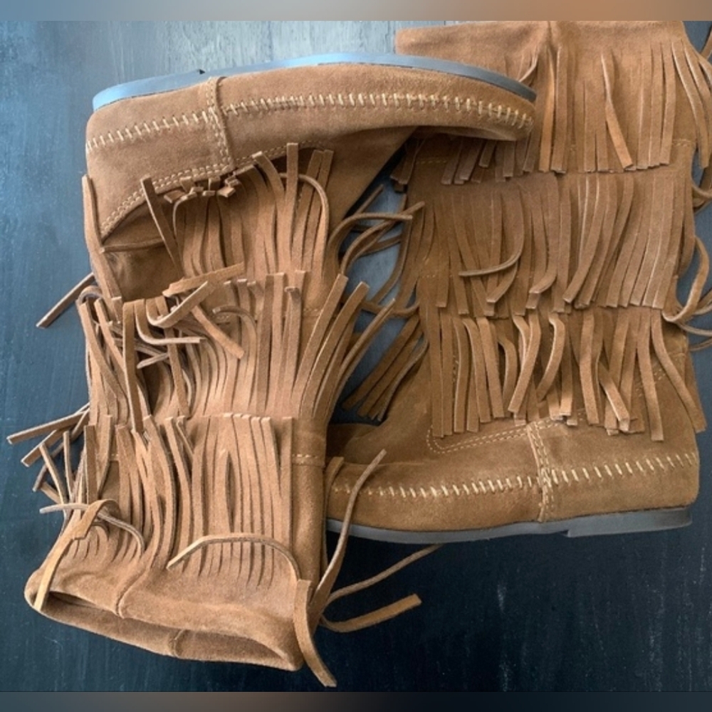 Minnetonka 3 Tier Fringe Suede Boots